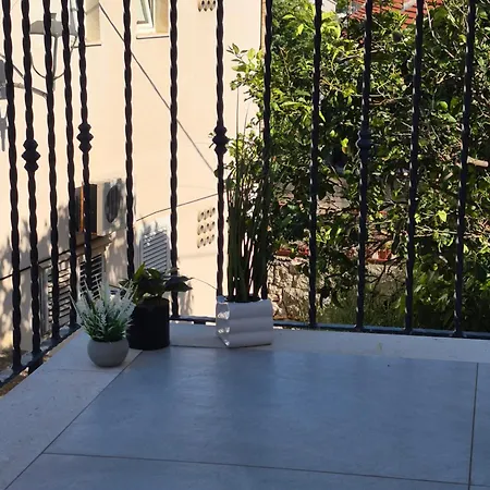 Apartment Dado