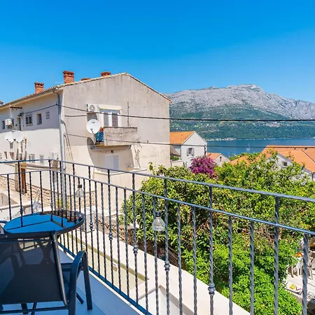 Apartment Dado